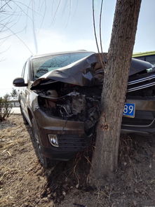 上海大眾途觀撞擊損壞嚴重,氣囊未打開,廠家客服耍無賴,車主訴求難 有圖